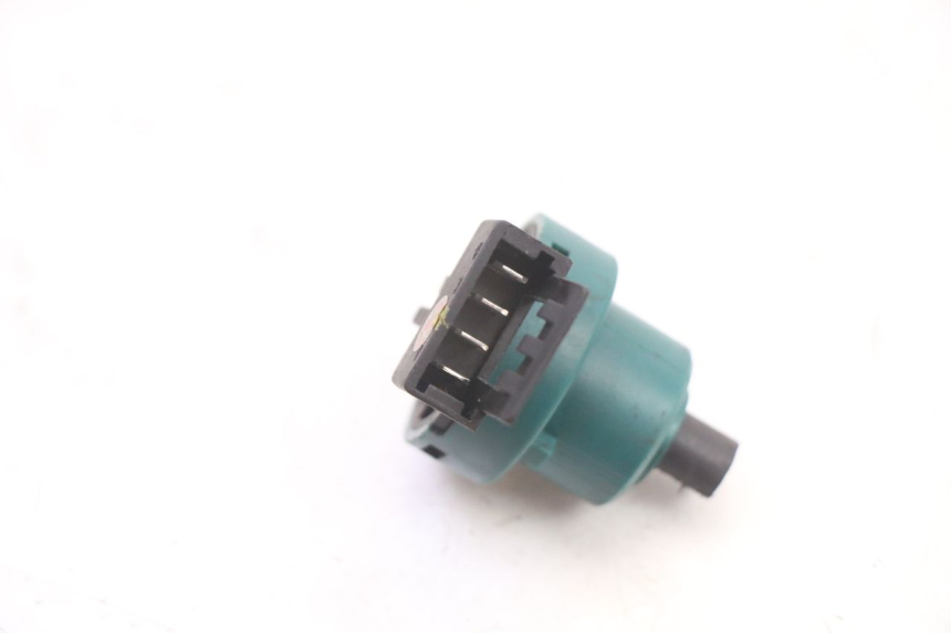 photo de WYŁĄCZNIK ZAPŁONU PIAGGIO NRG POWER PUREJET 50 (2018 - 2021) - Zbliżenie techniczne