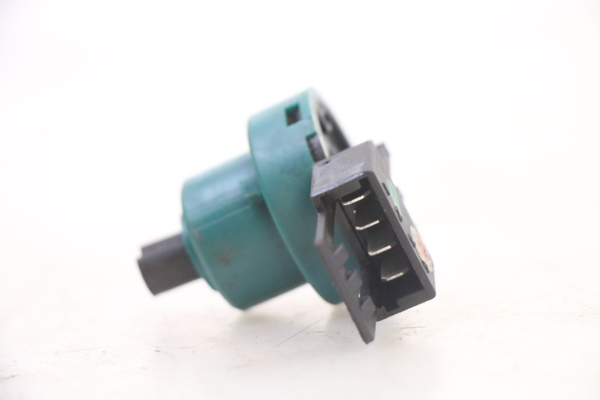 photo de WYŁĄCZNIK ZAPŁONU PIAGGIO NRG POWER PUREJET 50 (2018 - 2021) - Zoom stanu zużycia