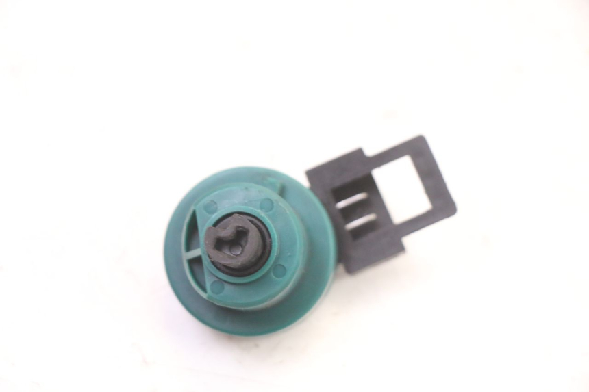 photo de WYŁĄCZNIK ZAPŁONU PIAGGIO NRG POWER PUREJET 50 (2018 - 2021) - Inny kąt widzenia