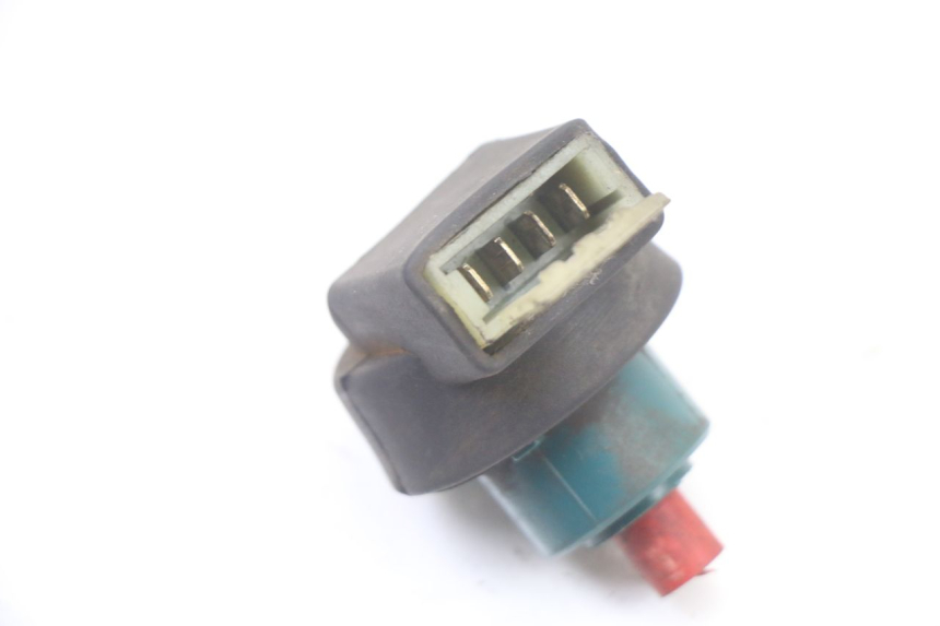 photo de WYŁĄCZNIK ZAPŁONU PIAGGIO VESPA GRANTURISMO 125 (2003 - 2007) - Zoom stanu zużycia