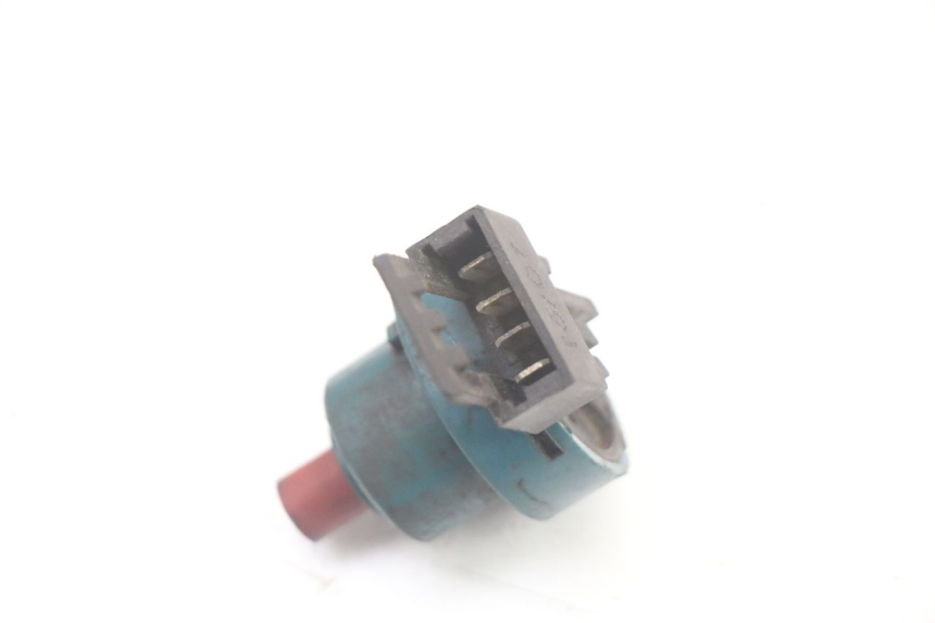 photo de WYŁĄCZNIK ZAPŁONU PIAGGIO VESPA LX 2T 50 (2005 - 2013) - Zbliżenie techniczne