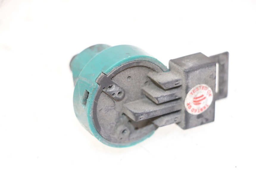 photo de WYŁĄCZNIK ZAPŁONU PIAGGIO VESPA S 2T 50 (2007 - 2014) - Zoom stanu zużycia