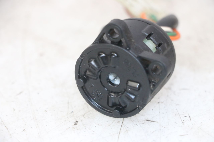 photo de WYŁĄCZNIK ZAPŁONU APRILIA RALLY AC 50 (1995 - 2004) - Szczegół części