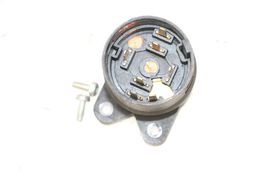 photo de WYŁĄCZNIK ZAPŁONU PEUGEOT SATELIS COMPRESSOR K15 125 (2006 - 2009) - Szczegół części