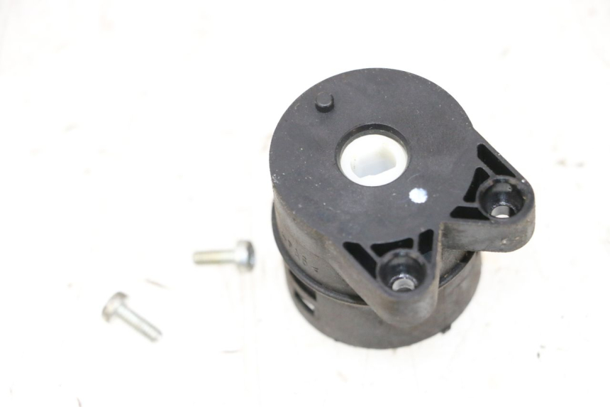 photo de WYŁĄCZNIK ZAPŁONU PEUGEOT SATELIS COMPRESSOR K15 125 (2006 - 2009) - Inny kąt widzenia