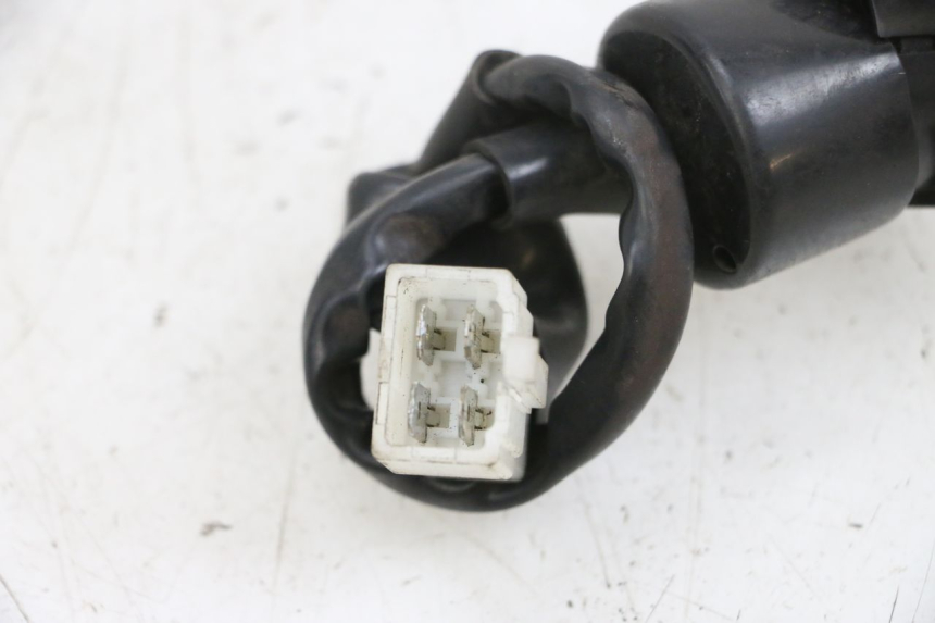 photo de WYŁĄCZNIK ZAPŁONU PEUGEOT SPEEDFIGHT 4 4T EFI 50 (2021 - 2025) - Zoom stanu zużycia