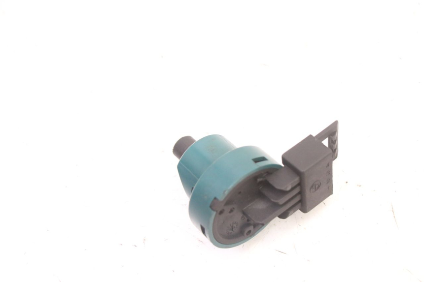 photo de WYŁĄCZNIK ZAPŁONU PIAGGIO SUPER LX 125 (2000 - 2003) - Zoom stanu zużycia