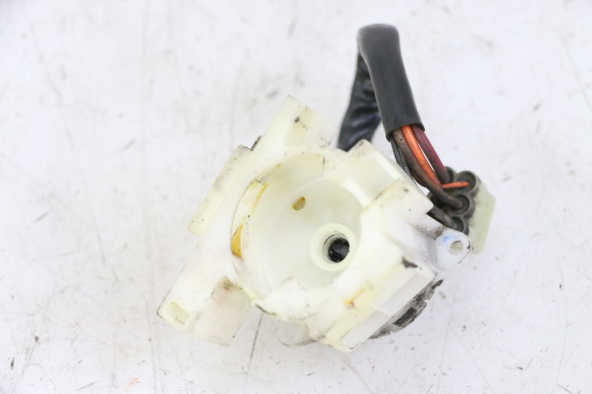 photo de WYŁĄCZNIK ZAPŁONU SUZUKI BURGMAN 125 (2015 - 2017) - Widok główny