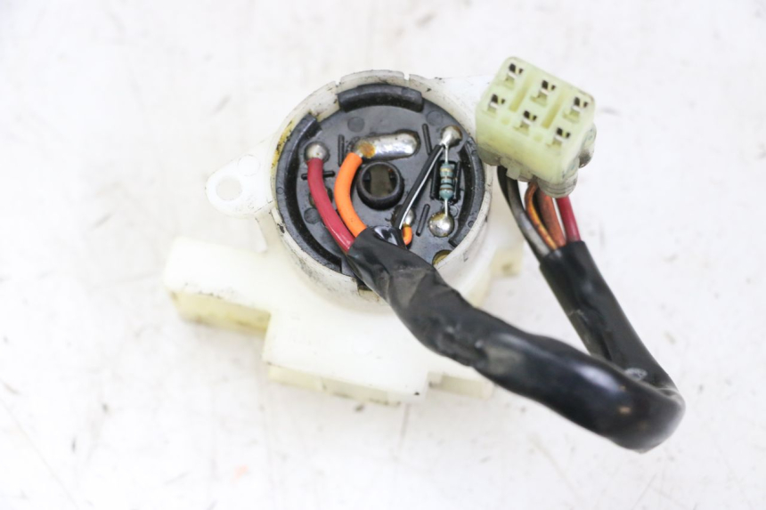 photo de WYŁĄCZNIK ZAPŁONU SUZUKI BURGMAN 125 (2015 - 2017) - Zoom stanu zużycia