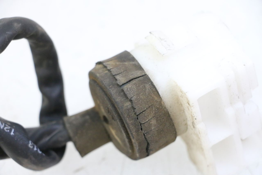 photo de WYŁĄCZNIK ZAPŁONU PEUGEOT TWEET 4T 50 (2014 - 2019) - Zoom stanu zużycia