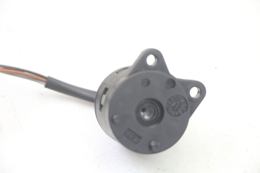 photo de WYŁĄCZNIK ZAPŁONU YAMAHA WHY 50 (1998 - 2000) - Zoom stanu zużycia