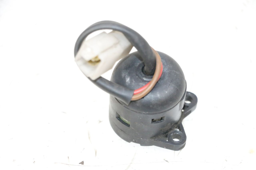 photo de WYŁĄCZNIK ZAPŁONU YAMAHA XMAX X-MAX 125 (2006 - 2009) - Zbliżenie techniczne