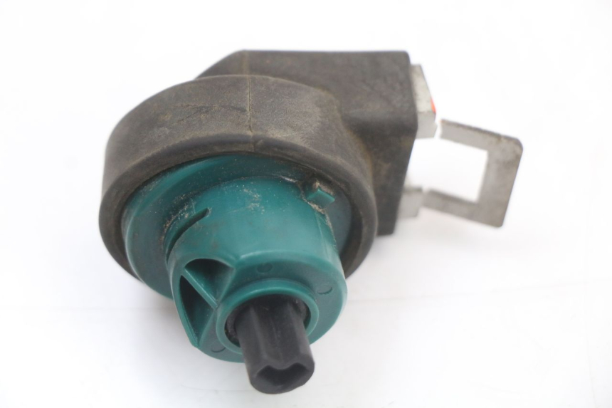 photo de WYŁĄCZNIK ZAPŁONU PIAGGIO X10 125 (2012 - 2017) - Szczegół części