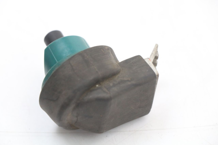 photo de WYŁĄCZNIK ZAPŁONU PIAGGIO X10 125 (2012 - 2017) - Zoom stanu zużycia