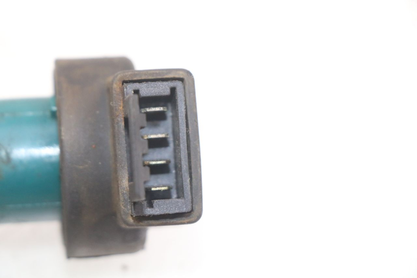 photo de WYŁĄCZNIK ZAPŁONU PIAGGIO X9 125 (2000 - 2003) - Zoom stanu zużycia