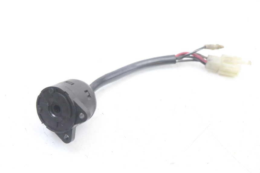 photo de WYŁĄCZNIK ZAPŁONU YAMAHA AEROX 50 (1997 - 2006) - Inny kąt widzenia