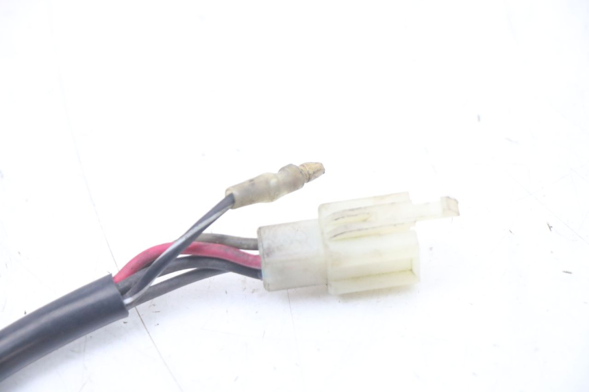 photo de WYŁĄCZNIK ZAPŁONU YAMAHA AEROX 50 (1997 - 2006) - Zbliżenie techniczne