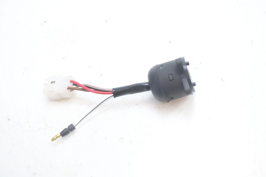 photo de WYŁĄCZNIK ZAPŁONU YAMAHA YP MAJESTY 125 (2007 - 2010) - Zoom stanu zużycia
