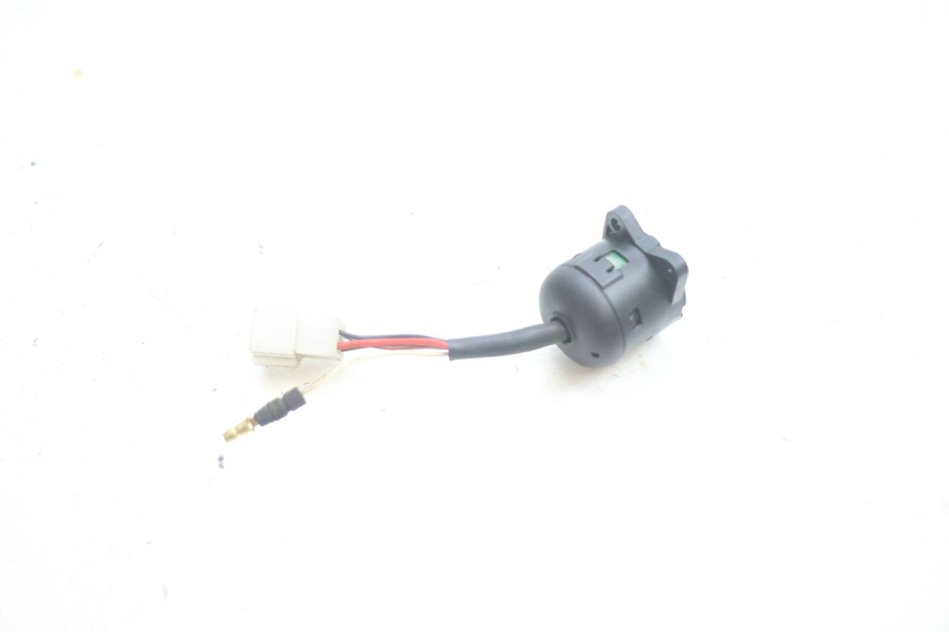 photo de WYŁĄCZNIK ZAPŁONU YAMAHA YP MAJESTY 125 (2002 - 2006) - Zoom stanu zużycia