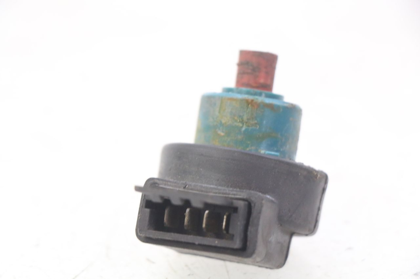 photo de WYŁĄCZNIK ZAPŁONU PIAGGIO ZIP 4T 50 (2018 - 2020) - Zoom stanu zużycia