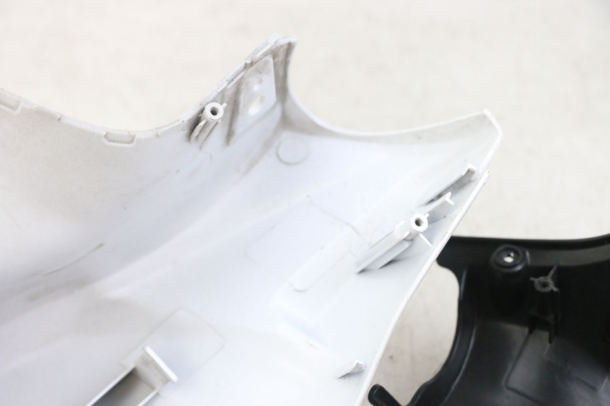 photo de OSŁONA KIEROWNICY KYMCO AGILITY 4T 50 (2018 - 2022) - Szczegóły charakterystyczne