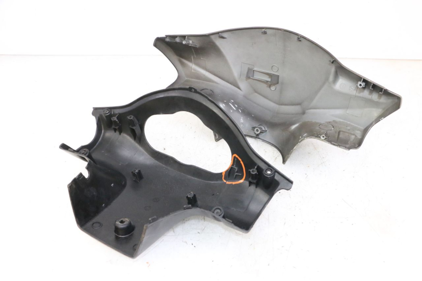 photo de OSŁONA KIEROWNICY KYMCO AGILITY 4T 50 (2005 - 2018) - Szczegół części