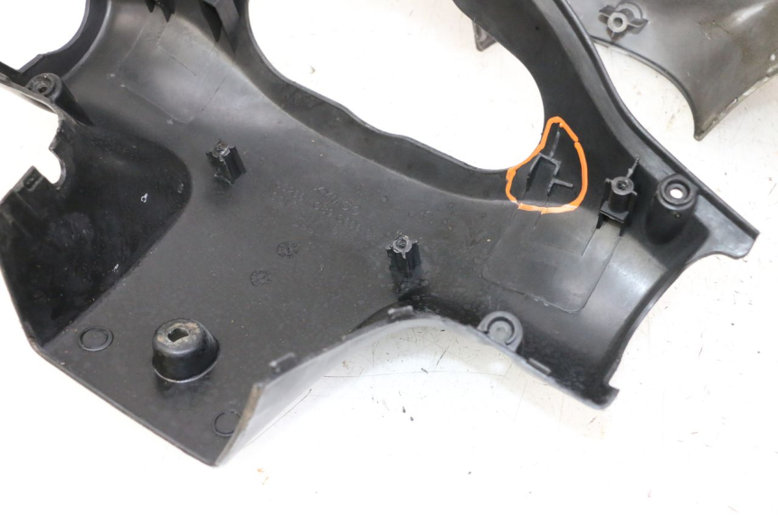 photo de OSŁONA KIEROWNICY KYMCO AGILITY 4T 50 (2005 - 2018) - Widok z bliska