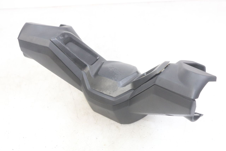 photo de OSŁONA KIEROWNICY NECO ALEXONE 125 (2017 - 2024) - Zbliżenie techniczne