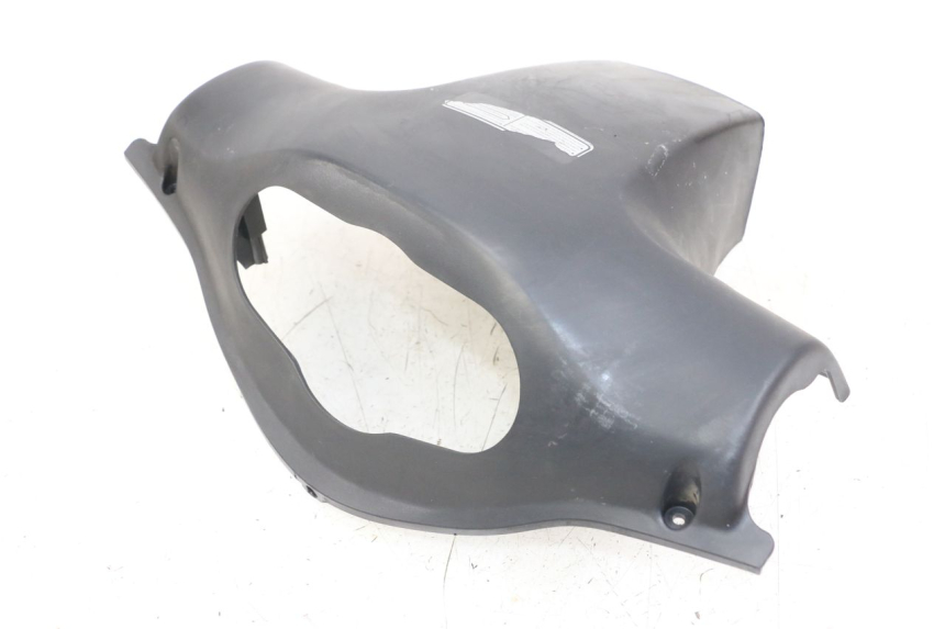 photo de OSŁONA KIEROWNICY TYLNA KYMCO AGILITY 4T 50 (2018 - 2022) - Szczegół części