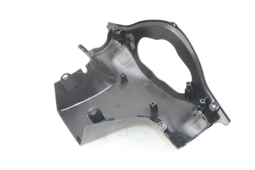 photo de OSŁONA KIEROWNICY TYLNA KYMCO AGILITY 4T 50 (2018 - 2022) - Szczegół części