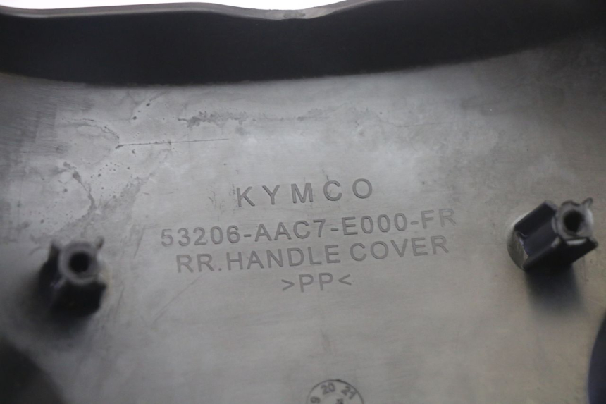 photo de OSŁONA KIEROWNICY TYLNA KYMCO AGILITY 4T 50 (2018 - 2022) - Widok ogólny