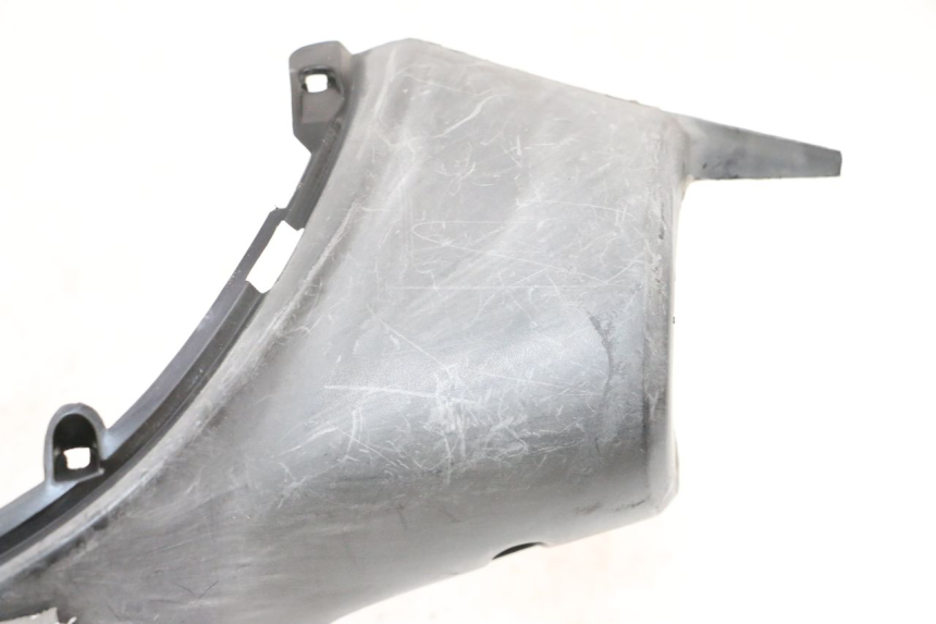 photo de OSŁONA TYLNEJ KIEROWNICY KYMCO AGILITY CITY 4T 50 (2008 - 2016) - Zbliżenie techniczne