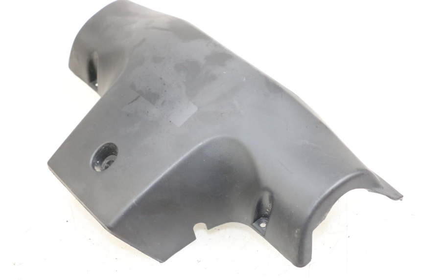 photo de OSŁONA TYLNEJ KIEROWNICY KYMCO AGILITY PREMIUM 50 (2007 - 2010) - Szczegół części