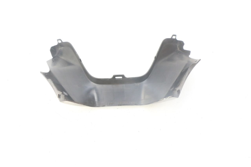 photo de OSŁONA TYLNEJ KIEROWNICY SUZUKI AN BURGMAN 400 (2006 - 2010) - Zbliżenie techniczne