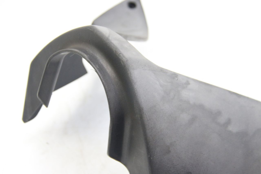 photo de OSŁONA KIEROWNICY TYLNA APRILIA ATLANTIC 500 (2002 - 2003) - Szczegóły charakterystyczne