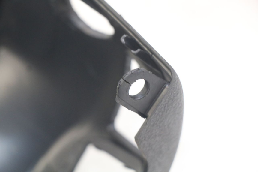 photo de OSŁONA TYLNEJ KIEROWNICY PIAGGIO BEVERLY 125 (2010 - 2015) - Inny kąt widzenia