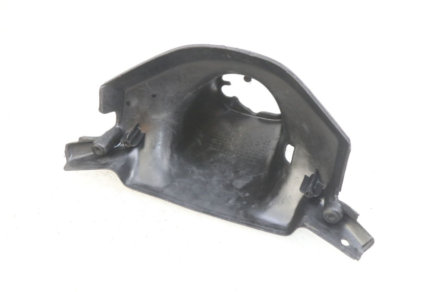 photo de OSŁONA KIEROWNICY TYLNA MBK BOOSTER SPIRIT 50 (1999 - 2003) - Zbliżenie techniczne