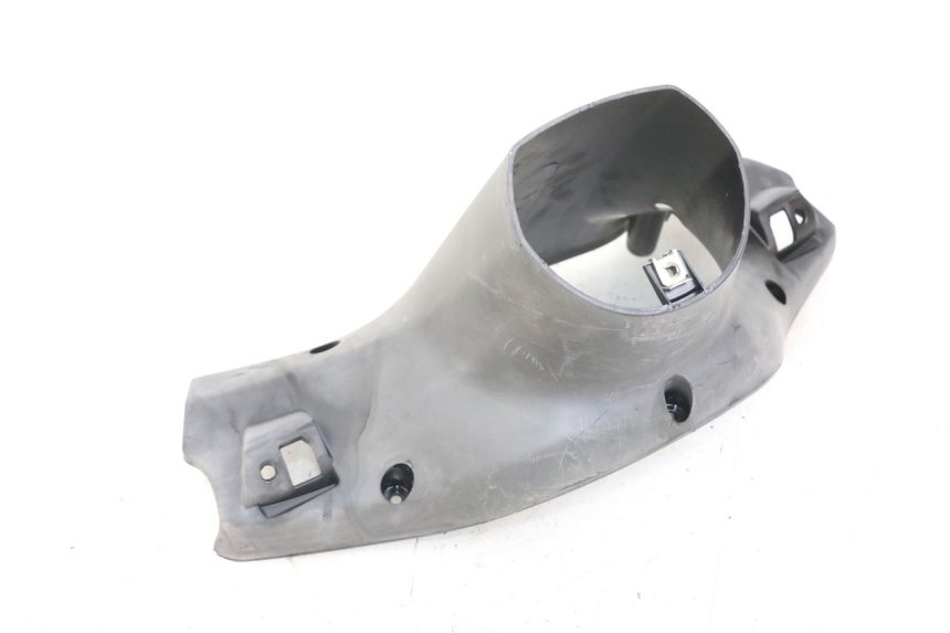 photo de OSŁONA TYLNEJ KIEROWNICY MBK BOOSTER SPIRIT 50 (2004 - 2017) - Zbliżenie techniczne