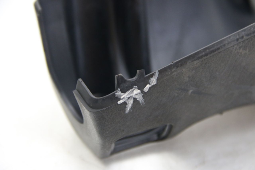 photo de OSŁONA TYLNEJ KIEROWNICY DERBI BOULEVARD 50 (2009 - 2006) - Zbliżenie techniczne