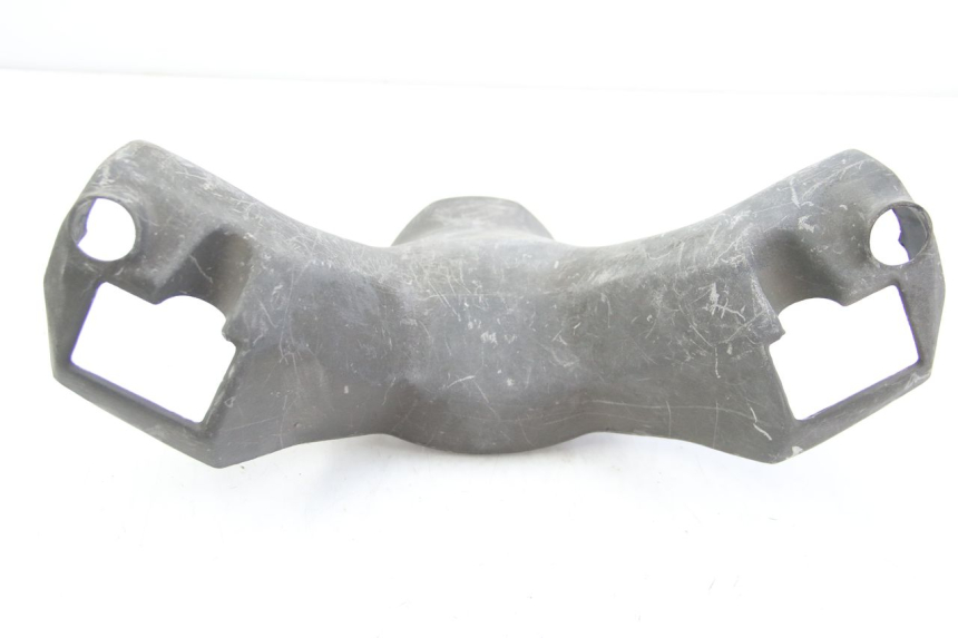 photo de OSŁONA KIEROWNICY TYLNA SUZUKI BURGMAN 125 (2007 - 2014) - Szczegół części