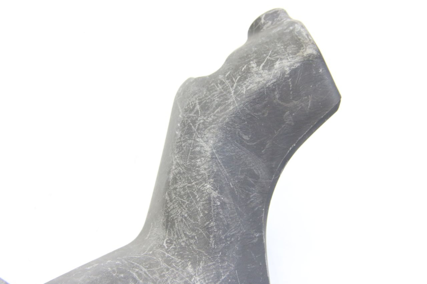 photo de OSŁONA KIEROWNICY TYLNA SUZUKI BURGMAN 125 (2007 - 2014) - Stan powierzchni