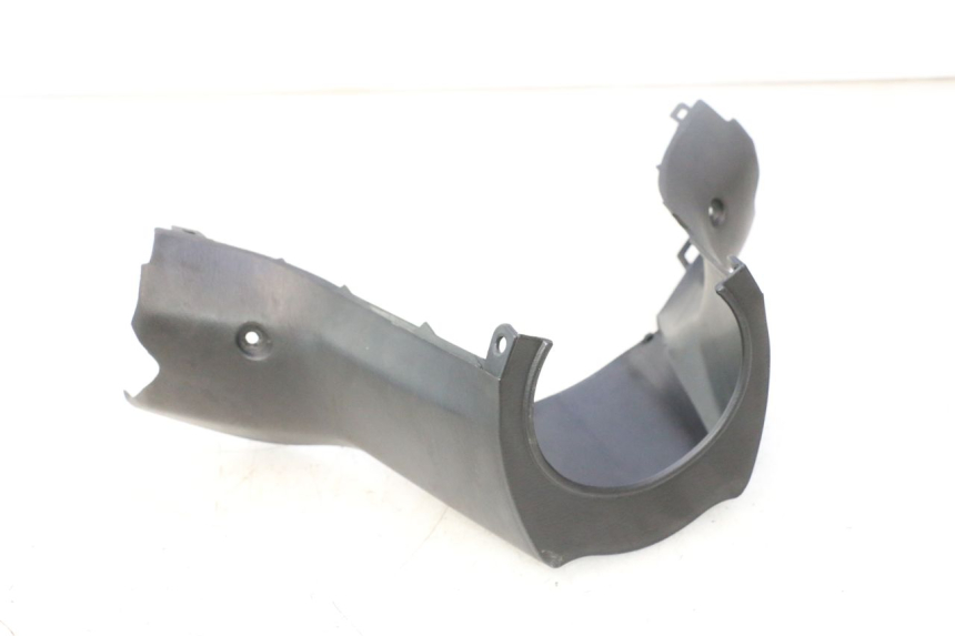 photo de OSŁONA KIEROWNICY TYLNA SUZUKI BURGMAN 125 (2007 - 2014) - Zbliżenie techniczne