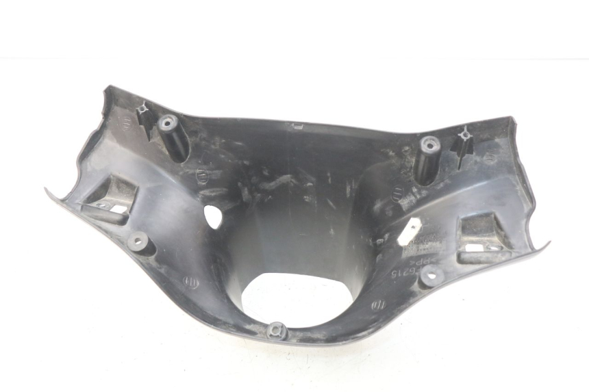 photo de OSŁONA KIEROWNICY TYLNA YAMAHA BW'S 50 (2004 - 2017) - Zbliżenie techniczne