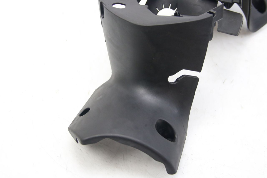 photo de OSŁONA TYLNEJ KIEROWNICY PEUGEOT CITYSTAR 125 (2011 - 2017) - Zbliżenie techniczne