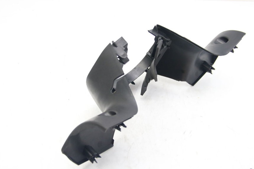 photo de OSŁONA TYLNEJ KIEROWNICY PEUGEOT CITYSTAR 125 (2011 - 2017) - Widok ogólny