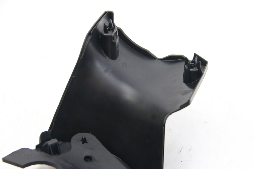 photo de OSŁONA TYLNEJ KIEROWNICY PEUGEOT CITYSTAR 125 (2011 - 2017) - Punkty mocowania