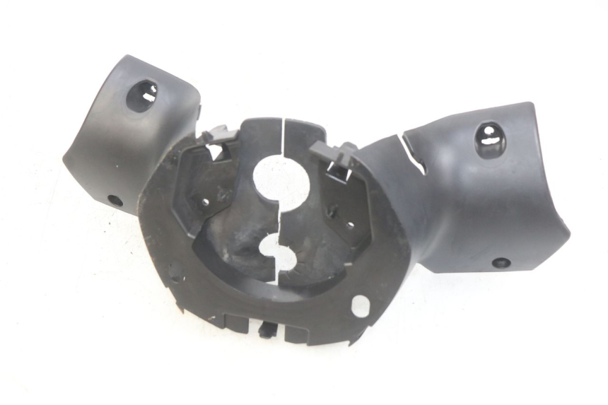 photo de OSŁONA TYLNEJ KIEROWNICY PEUGEOT CITYSTAR 125 (2011 - 2017) - Inny kąt widzenia