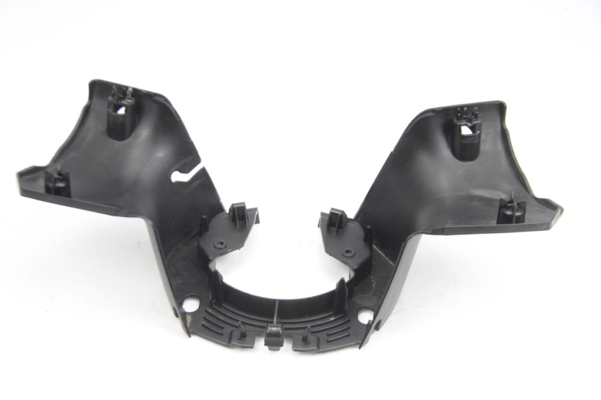 photo de OSŁONA KIEROWNICY TYLNA PEUGEOT CITYSTAR 50 (2013 - 2017) - Szczegół części