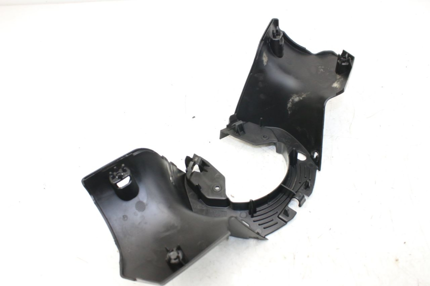 photo de OSŁONA KIEROWNICY TYLNA PEUGEOT CITYSTAR 50 (2013 - 2017) - Stan powierzchni