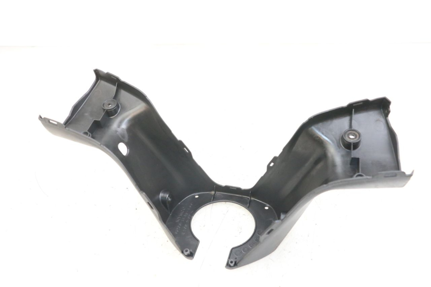 photo de OSŁONA KIEROWNICY TYLNA KYMCO DINK 4T 50 (2007 - 2018) - Zbliżenie techniczne